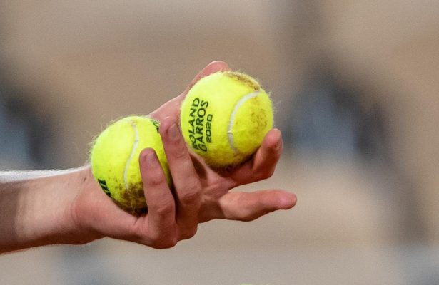 Nadal y Azarenka se quejan en Roland Garros