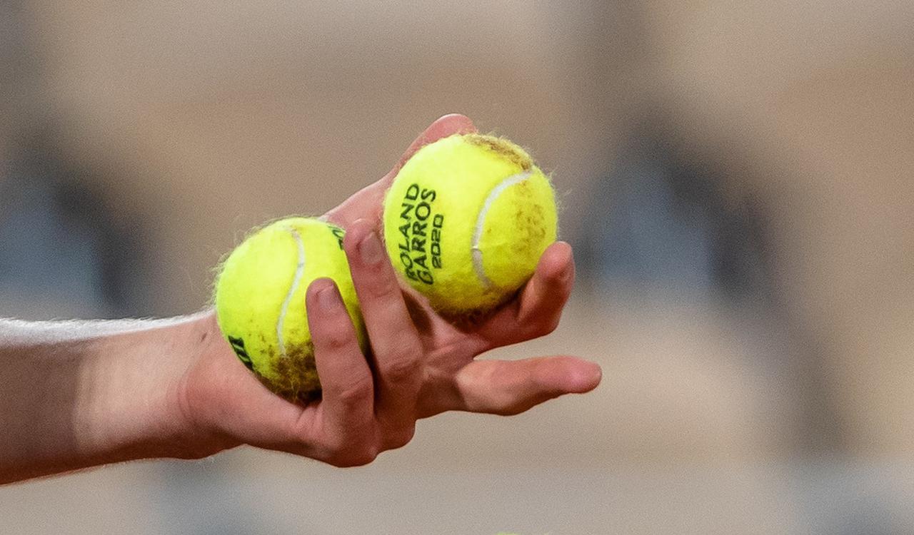 Nadal y Azarenka se quejan en Roland Garros